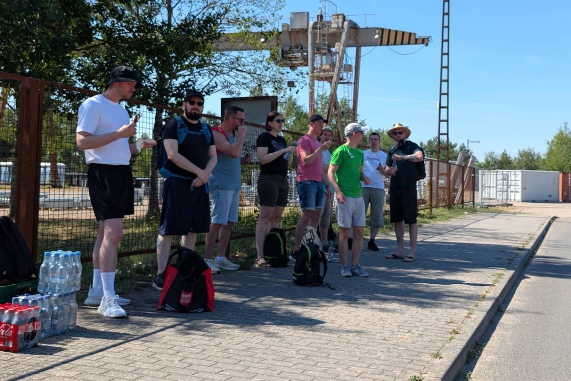 Ankunft beim clickstorm Sommefest 2026 in Ferropolis mit Getränken und Essen versorgt